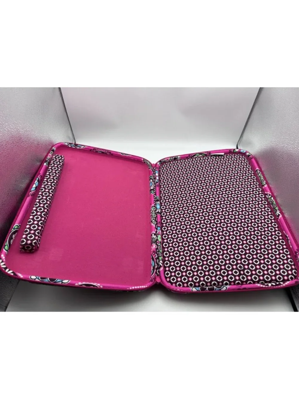 Vera Bradley Cupcakes Pink Circle Floral Quilted Laptop Case Adjustable Strap Ha